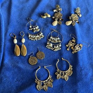 7 Pair of Gold Earrings!
